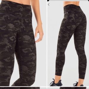 Fabletics High waisted Powerhold 7/8 legging small